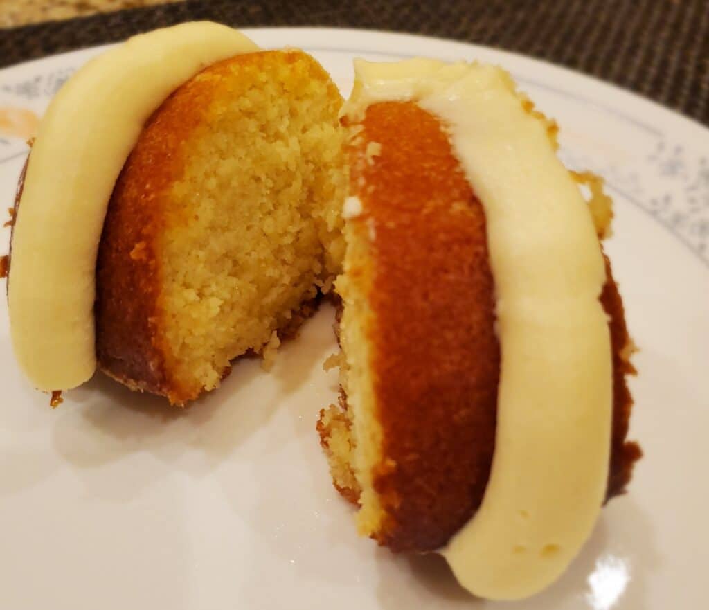 bundt cake slices