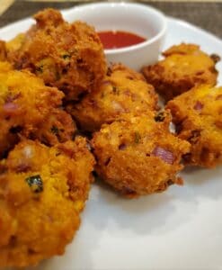 pakoda close up angle